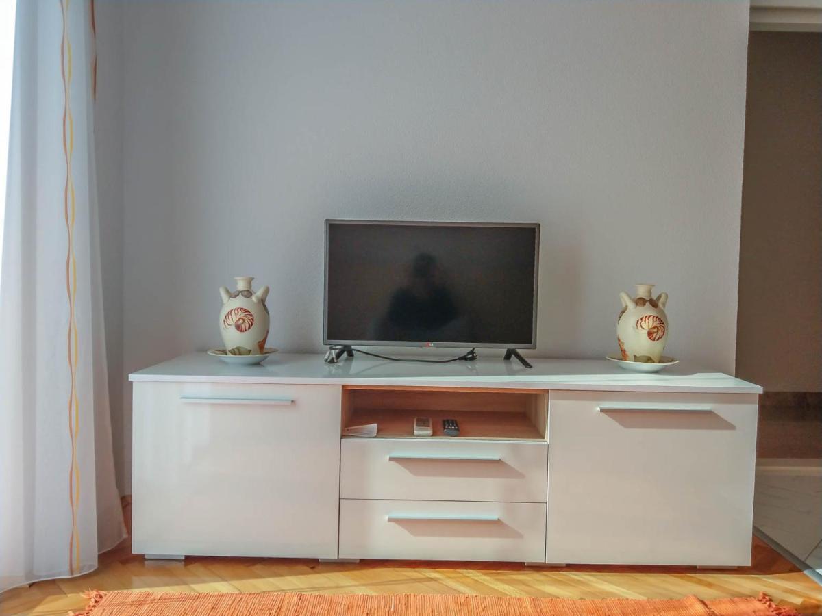 פודגורה Apartman Riva K מראה חיצוני תמונה